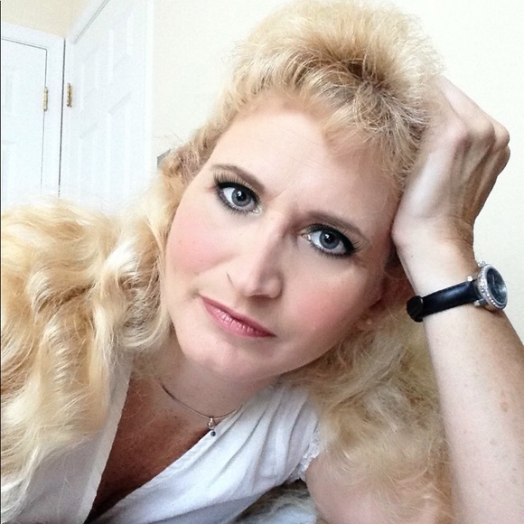 Meet your Posher, Nancy - Picture 1 of 1